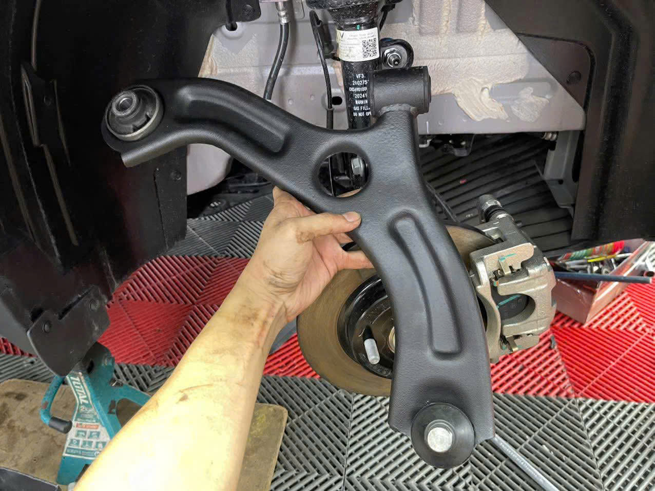 sua-chua-gam-o-to-dien