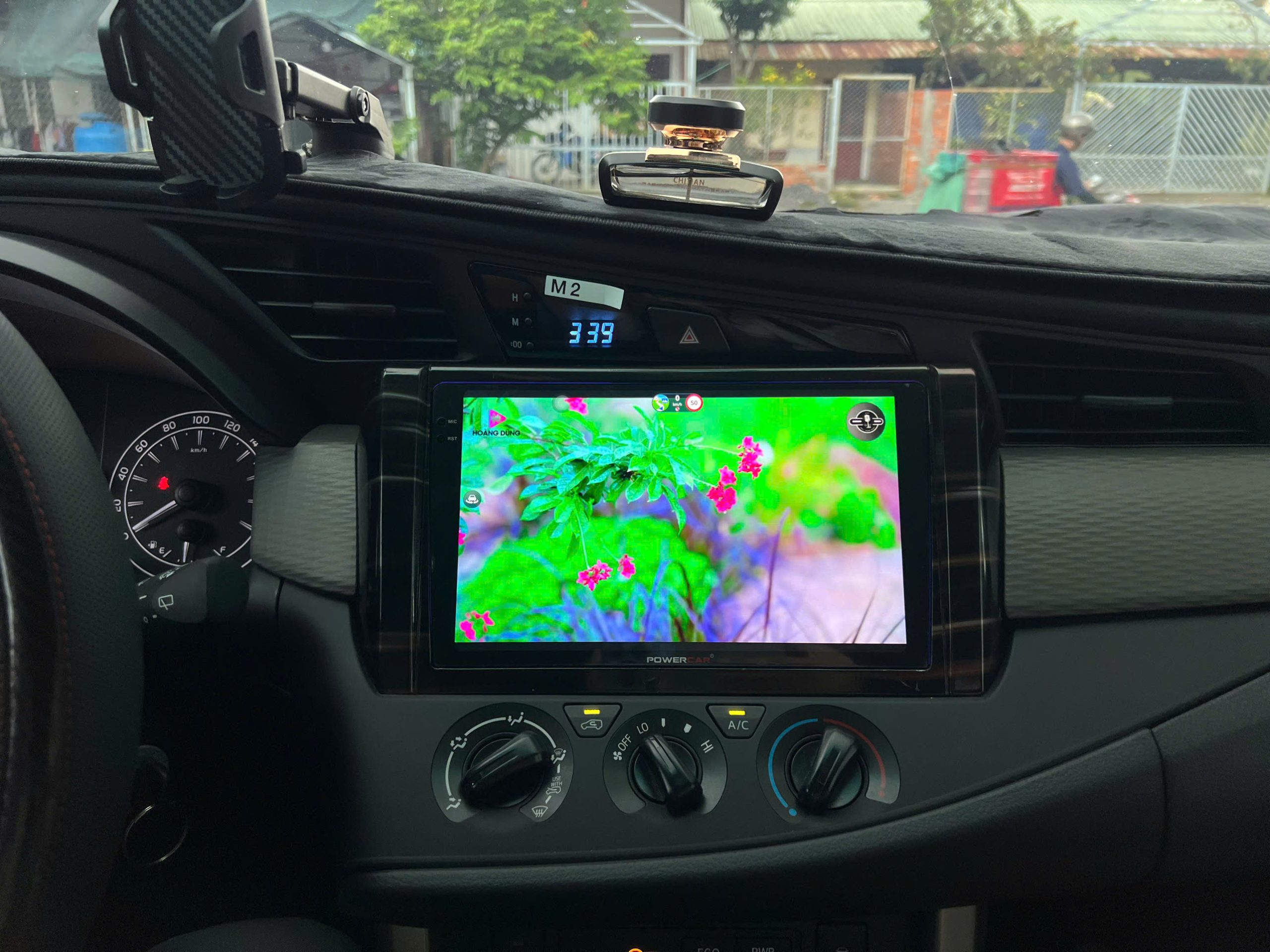 lap-man-hinh-o-to-can-tho